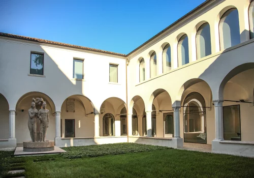 chiostro-museo-bailo-treviso.webp